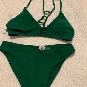 Cupshe swimwear green in color size medium